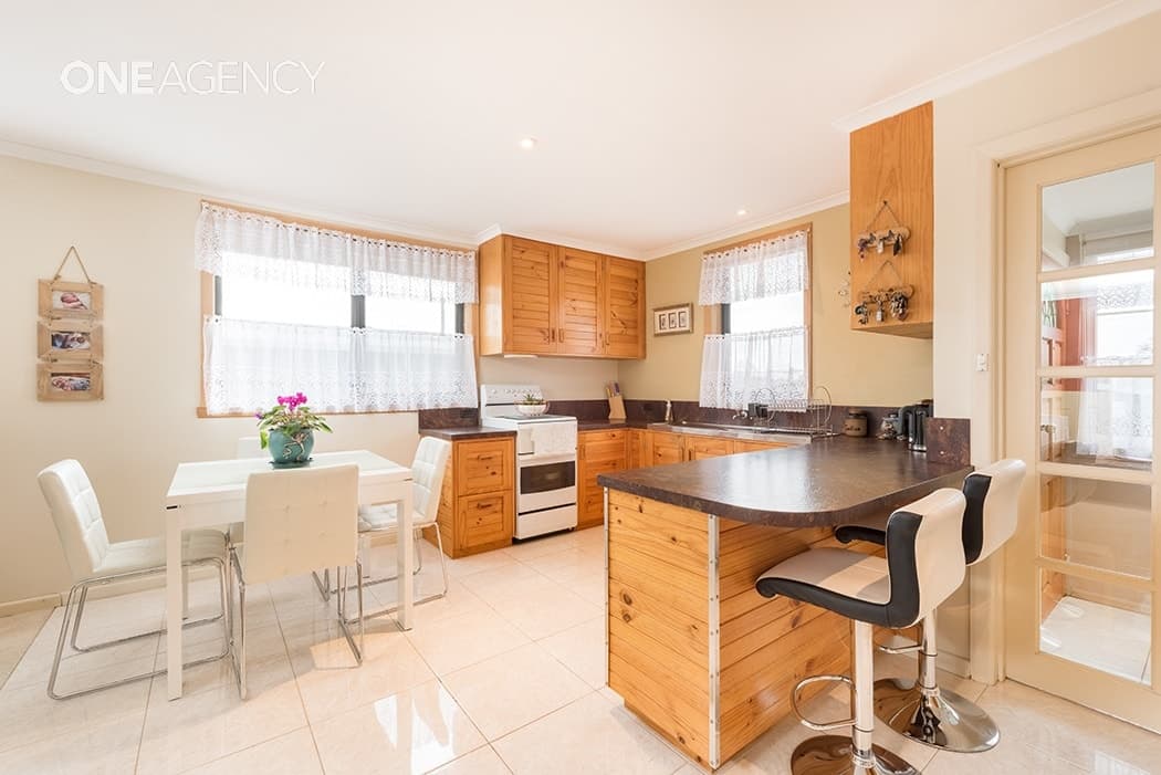 8 Lucas Place, Acton, Acton - Thumbnail 7
