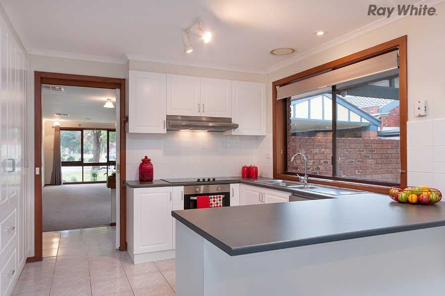 33 Prince Albert Crescent, Taylors Lakes VIC 3038, Taylors Lakes - Thumbnail 3