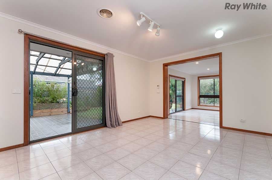 33 Prince Albert Crescent, Taylors Lakes VIC 3038, Taylors Lakes - Thumbnail 5