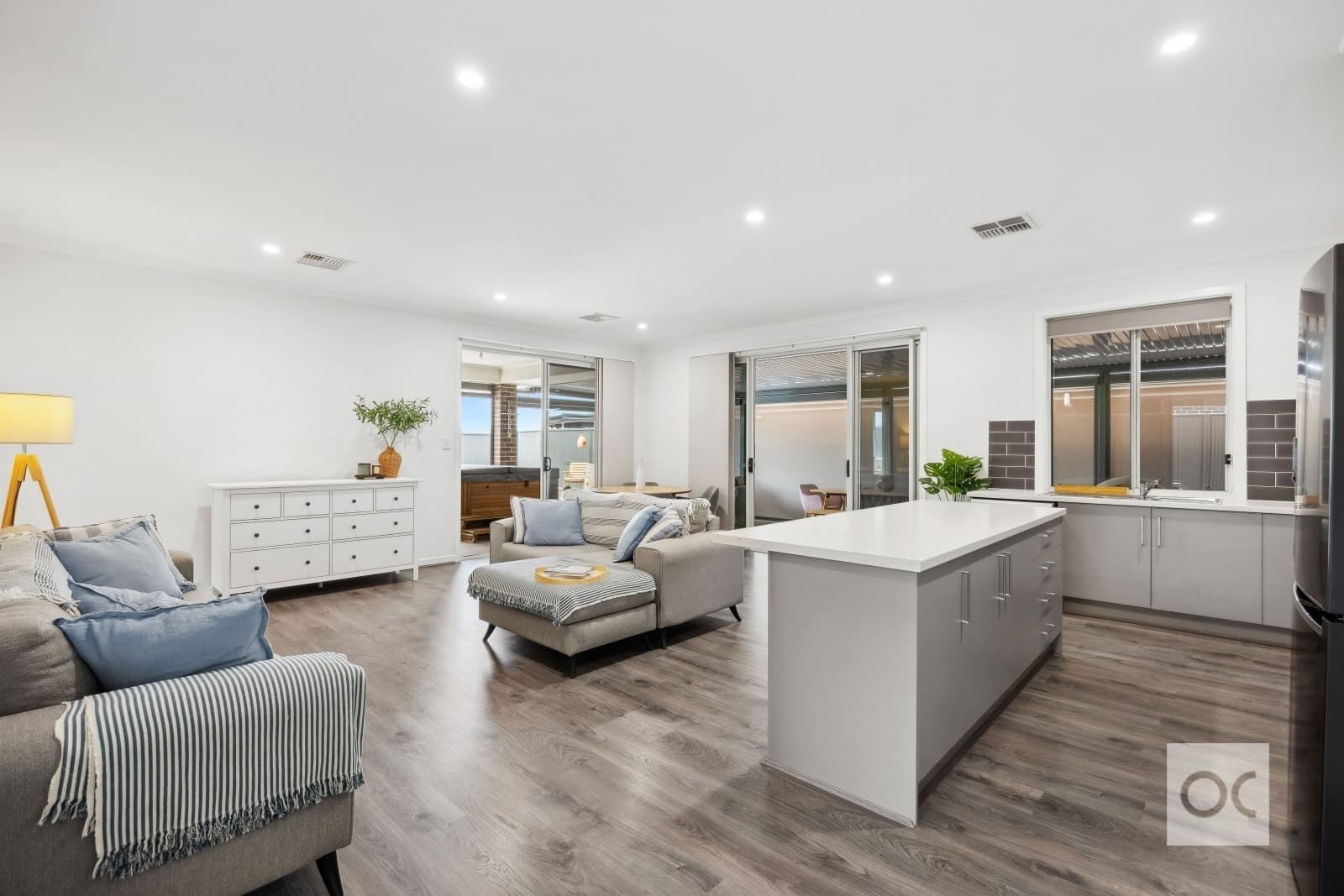 8 Aqua Place, Moana - Thumbnail 2