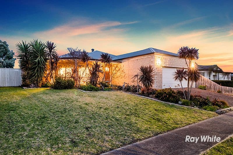 8 Kestral Close, Blind Bight VIC 3980, Blind Bight - Image 1
