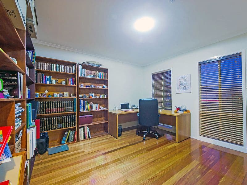 30 Caradon Drive, TRUGANINA VIC 3029, Truganina - Thumbnail 4
