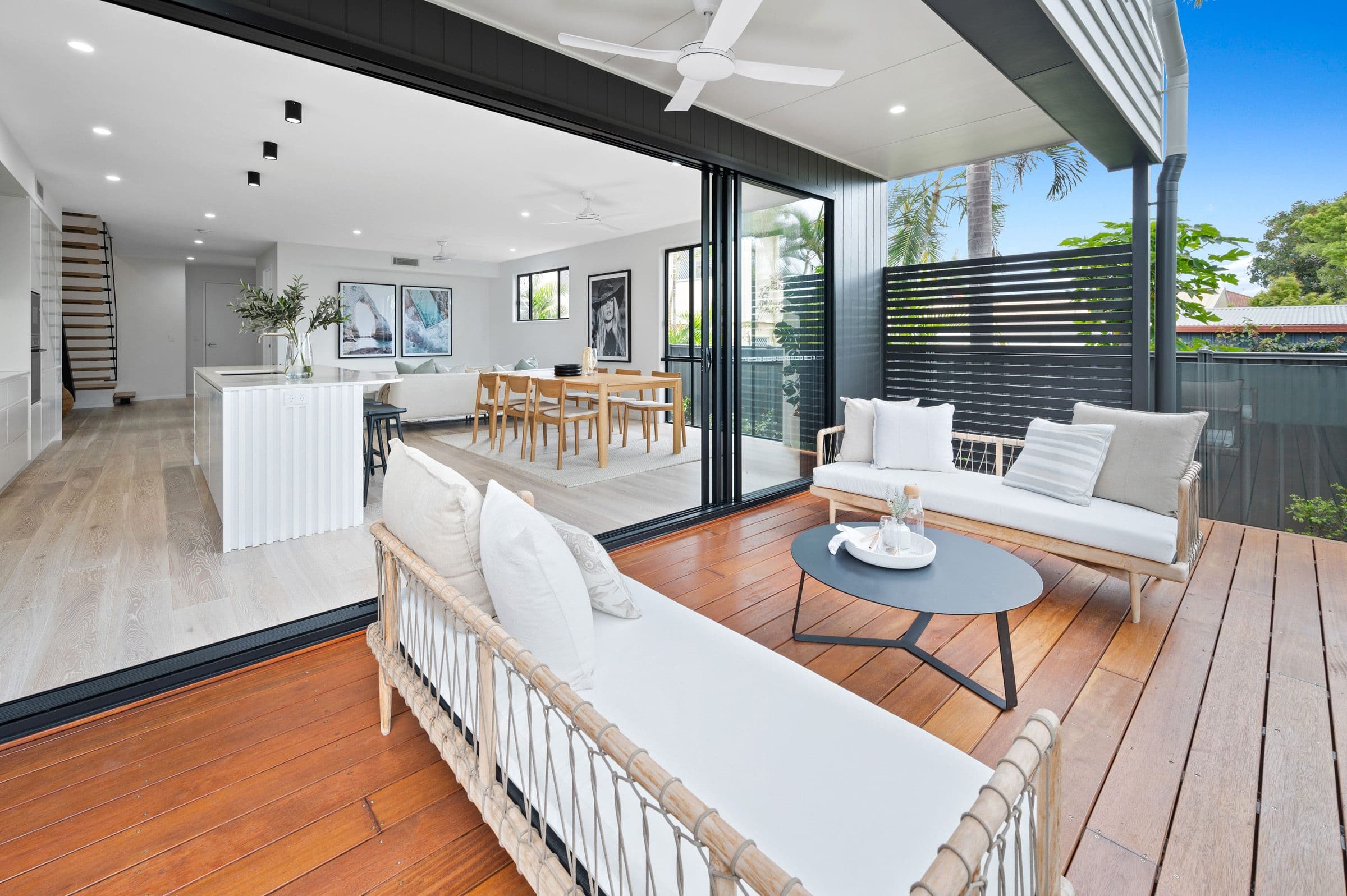 19 Drake Avenue, Paradise Point QLD 4216, Paradise Point - Thumbnail 2