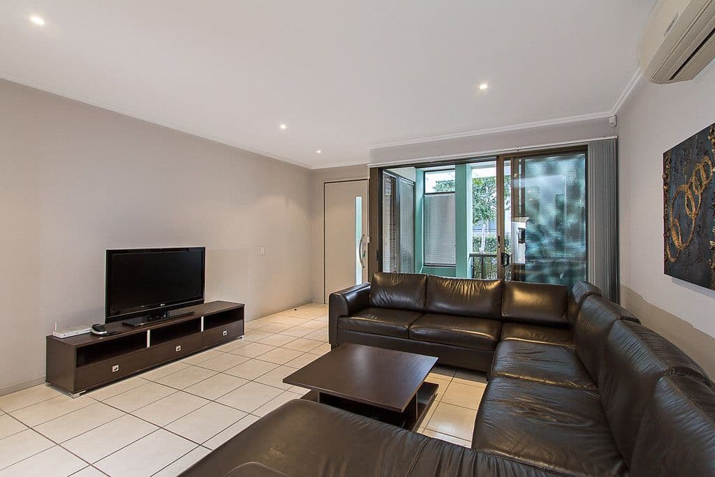 14 Moores Crescent, VARSITY LAKES QLD 4227, Varsity Lakes - Thumbnail 4