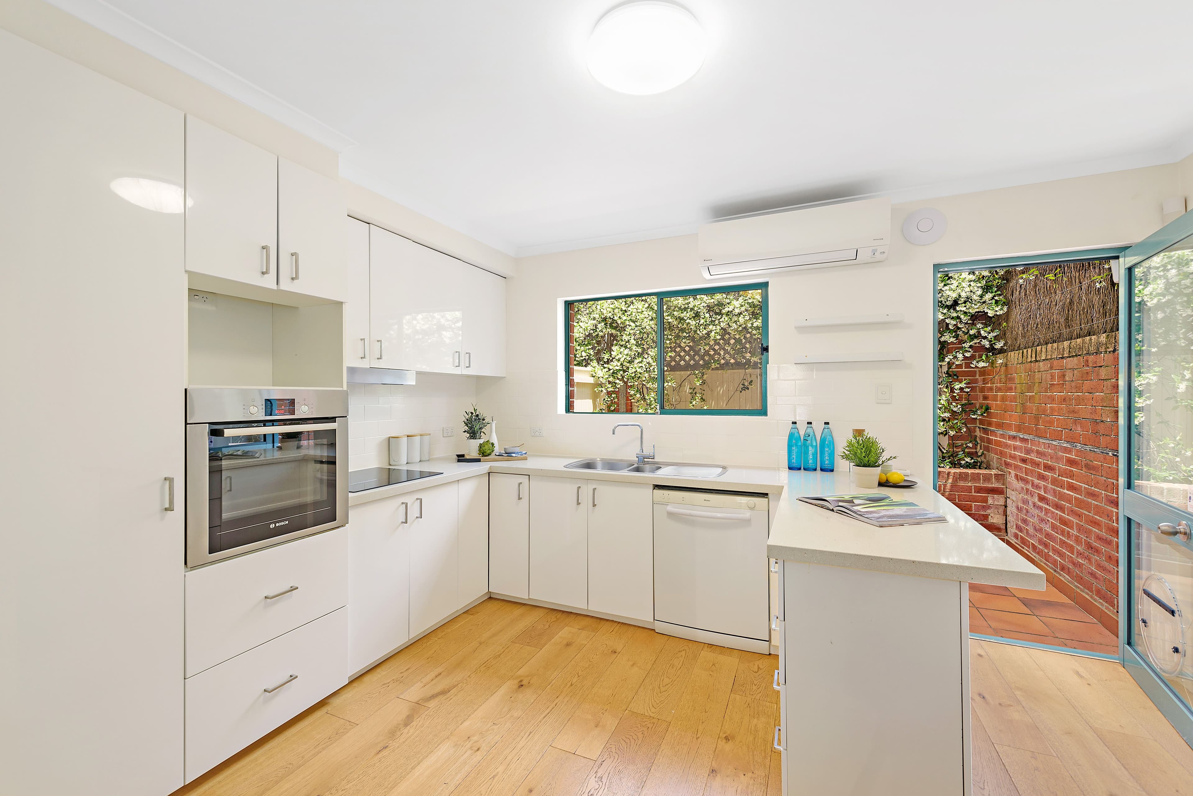33-35 Simpson Street, Bondi Beach NSW 2026, Bondi Beach - Thumbnail 2