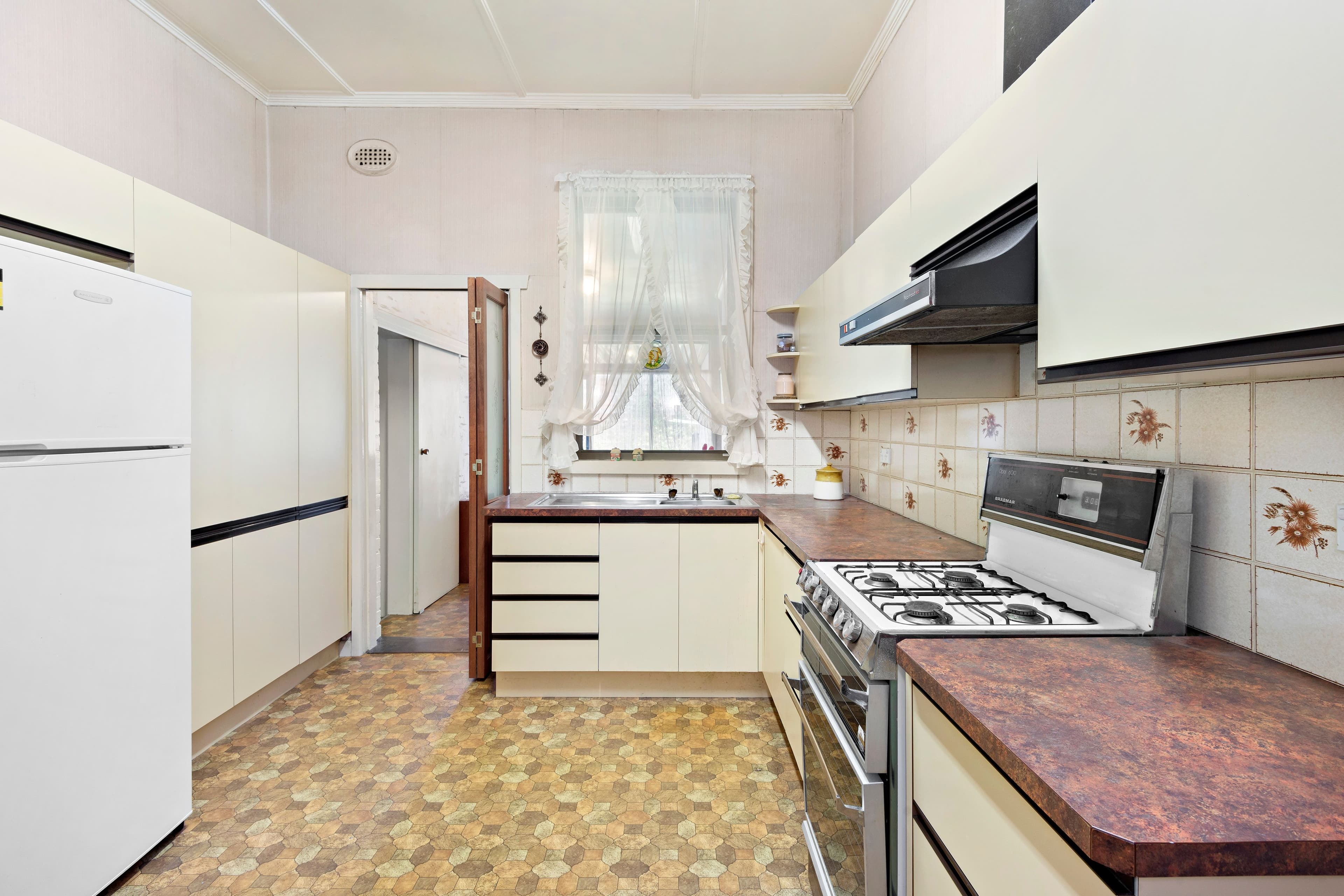 24 Euston Road, Hughesdale VIC 3166, Hughesdale - Thumbnail 4