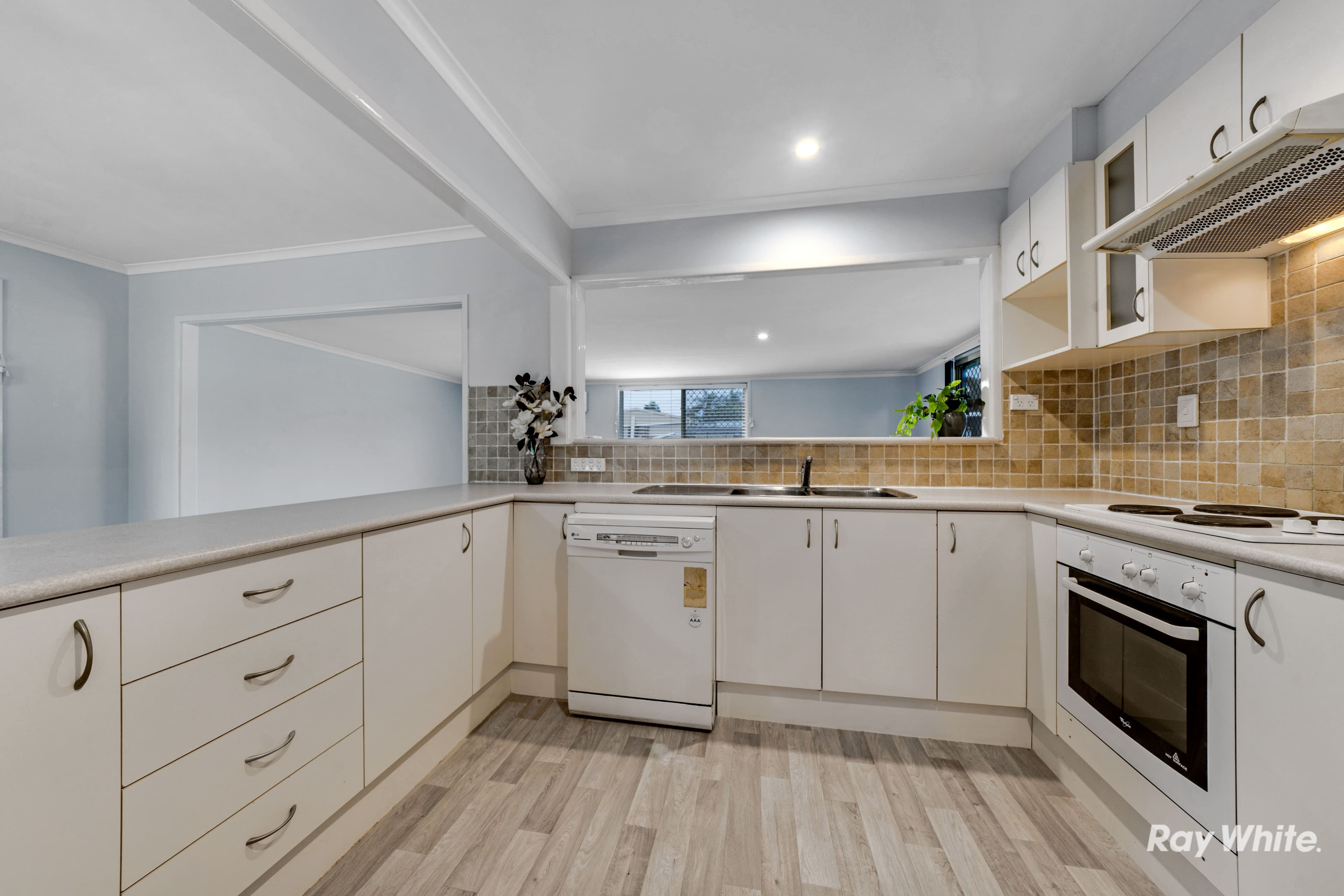 6 Parkland Court, Eagleby QLD 4207, Eagleby - Thumbnail 3