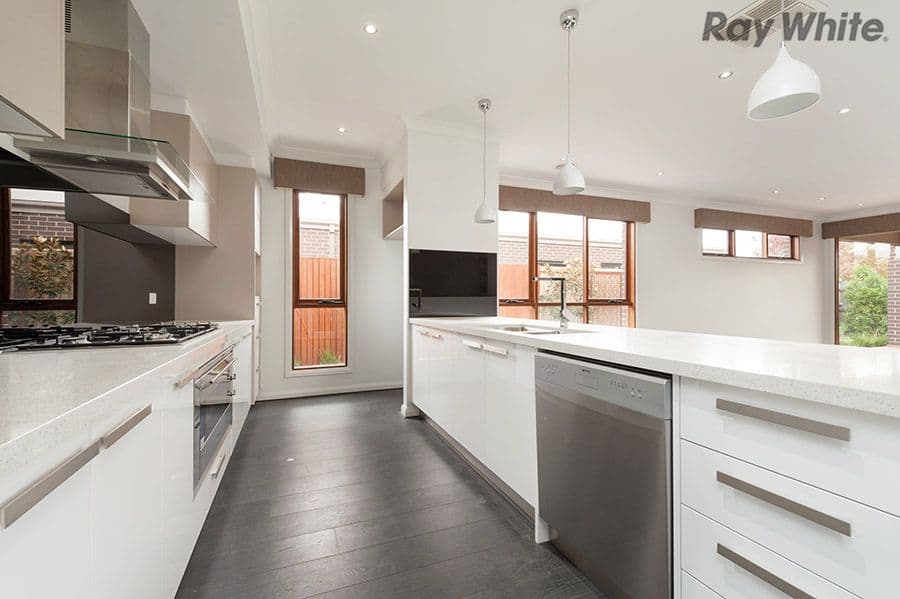 15 Rowling Street, Plumpton VIC 3335, Plumpton - Thumbnail 2
