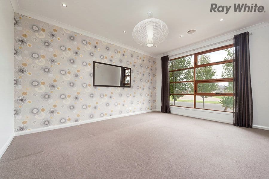 15 Rowling Street, Plumpton VIC 3335, Plumpton - Thumbnail 3