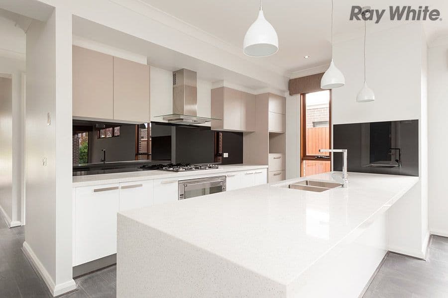 15 Rowling Street, Plumpton VIC 3335, Plumpton - Thumbnail 4