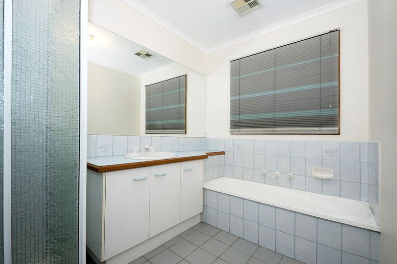 6 Heatherleigh Court, CARRUM DOWNS VIC 3201, Carrum Downs - Thumbnail 6