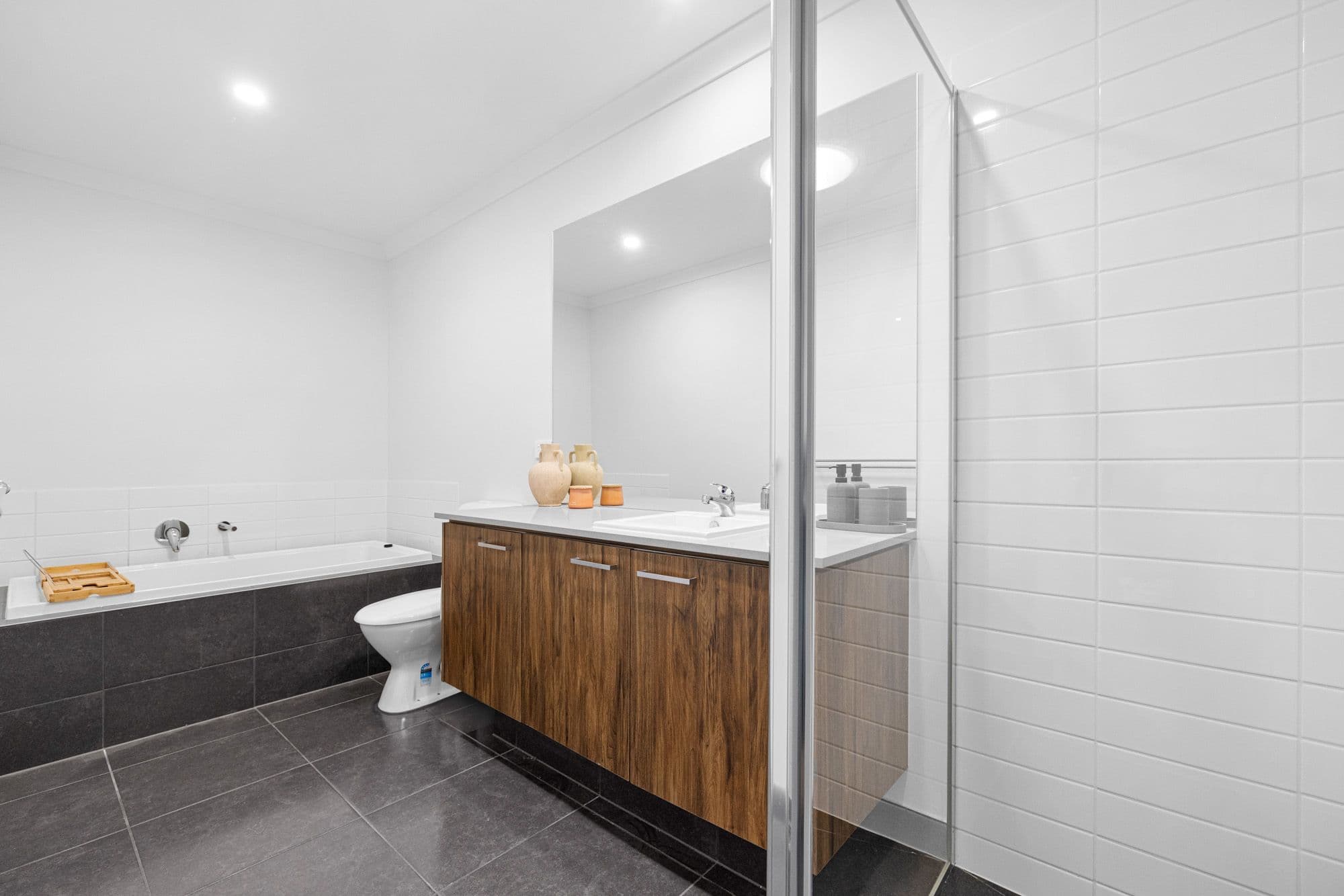 10 Palmerston Walk, Werribee VIC 3030, Werribee - Thumbnail 3