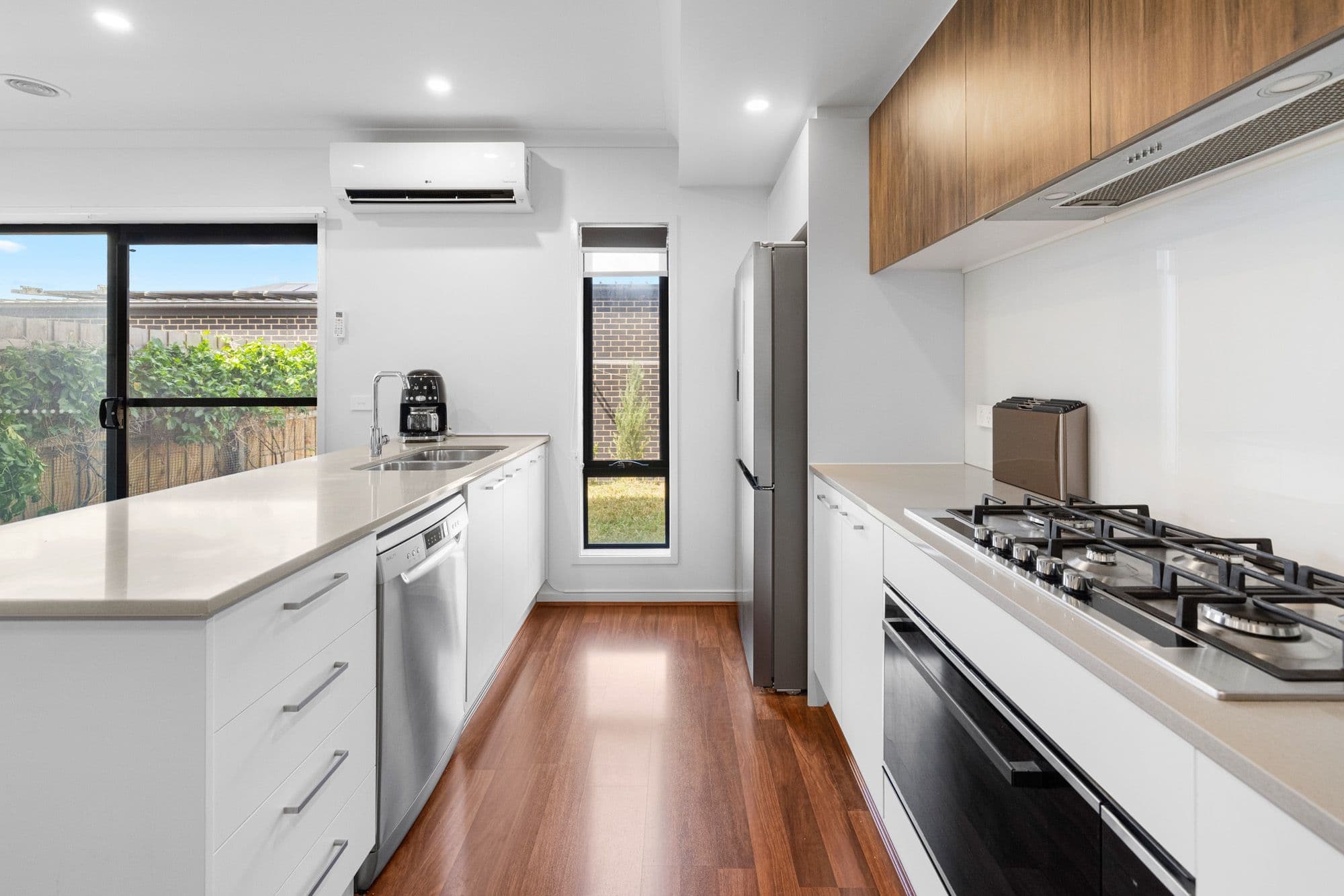 10 Palmerston Walk, Werribee VIC 3030, Werribee - Thumbnail 8