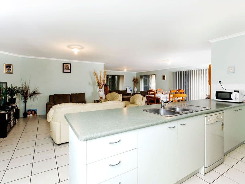 17 Sutherland Crescent, GOODNA QLD 4300, Goodna - Thumbnail 5