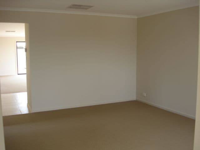 23  Oakwood Circuit, MUNNO PARA WEST SA 5115, Munno Para West - Thumbnail 6