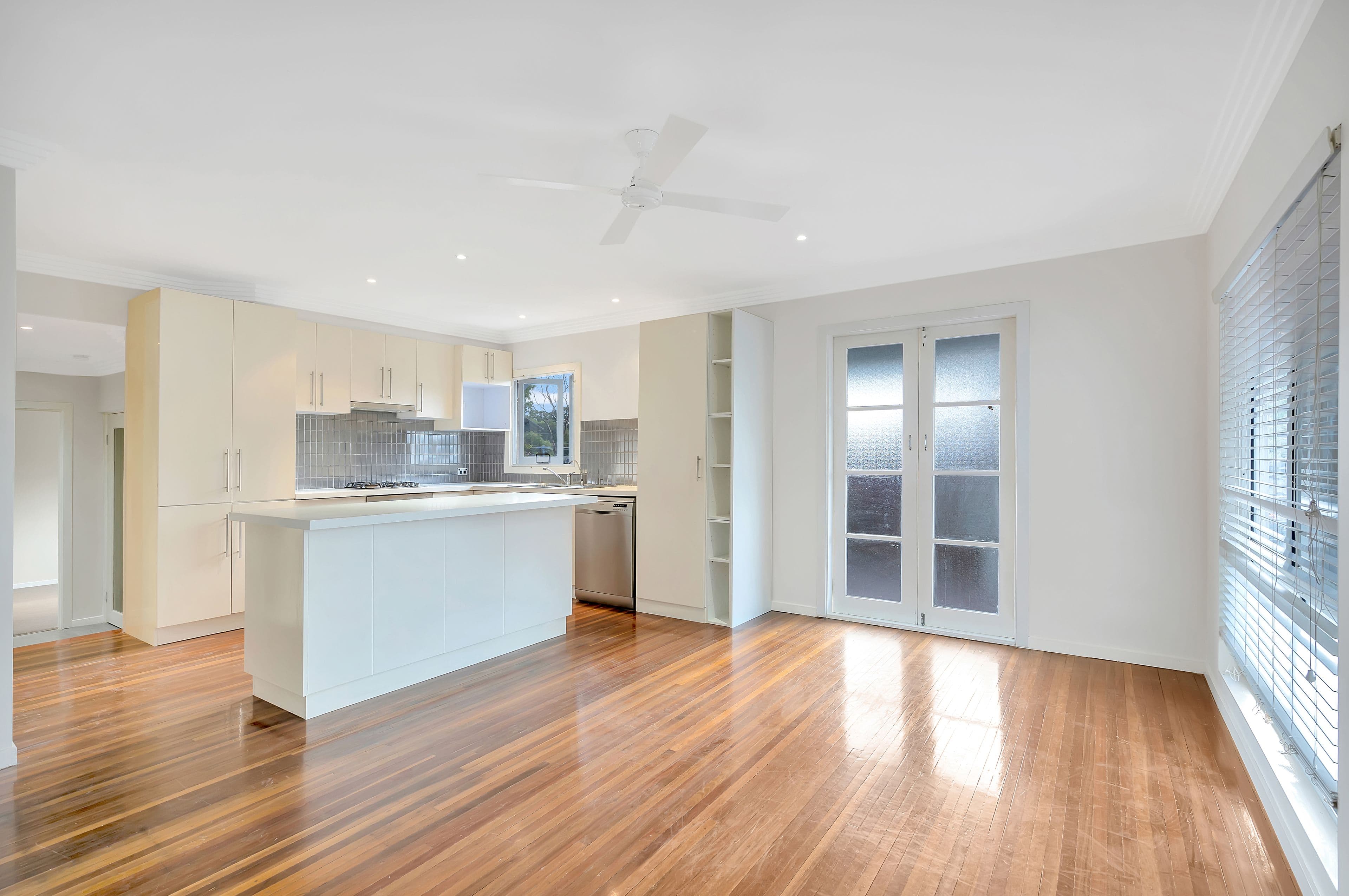 46 Shirley Street, Southport QLD 4215, Southport - Thumbnail 2