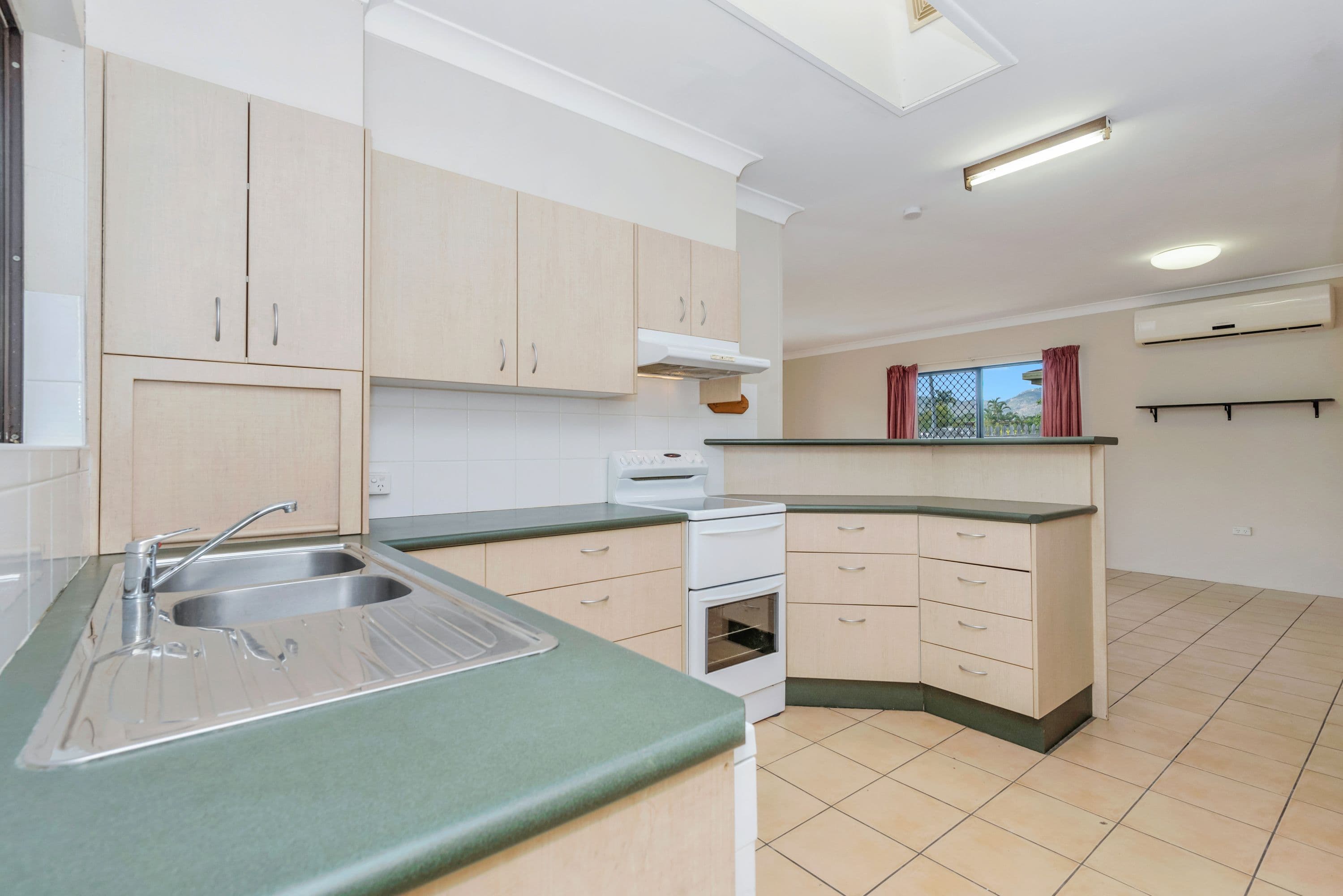 12 Banksia Street, Kirwan QLD 4817, Kirwan - Thumbnail 3