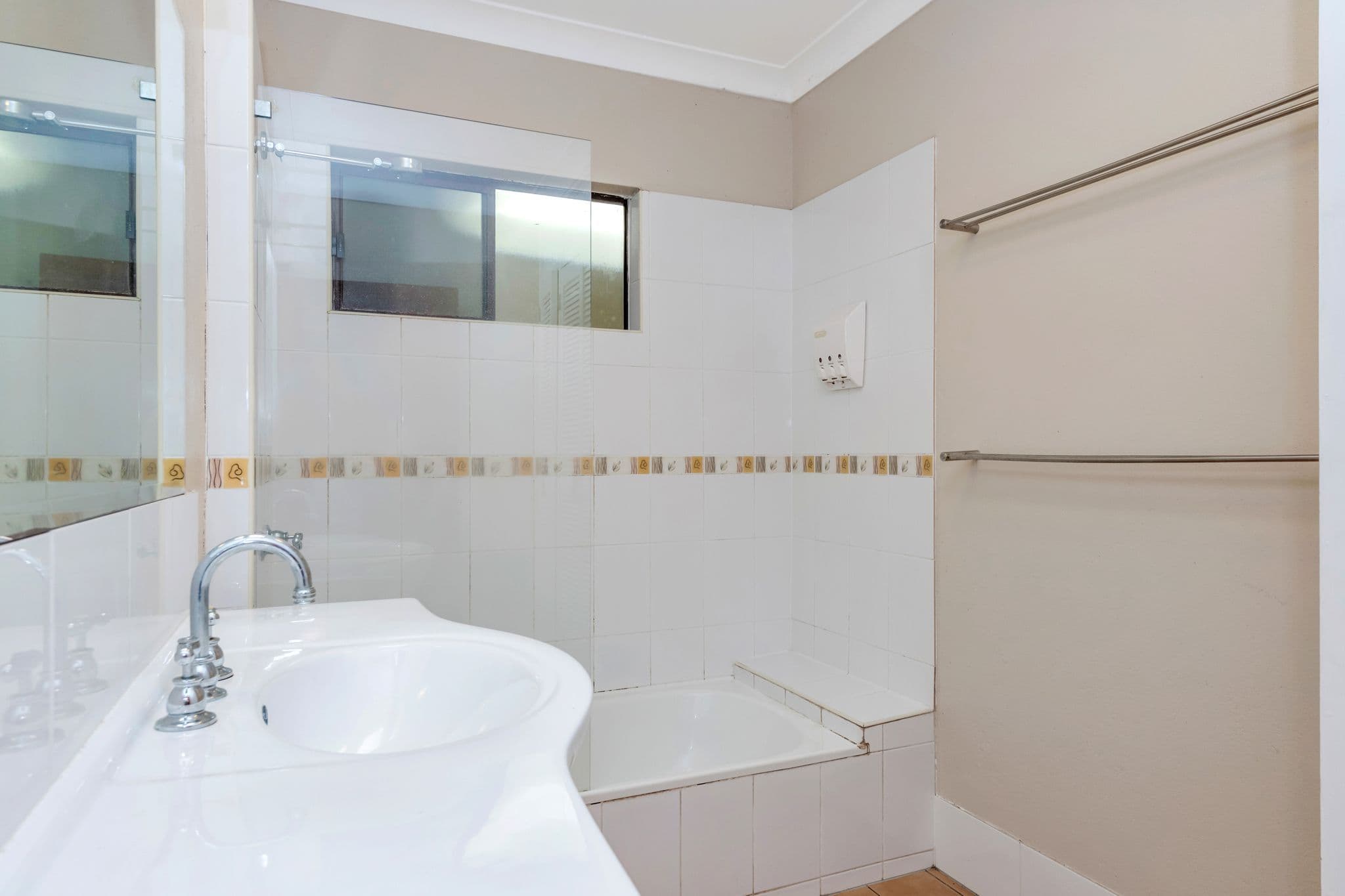 12 Banksia Street, Kirwan QLD 4817, Kirwan - Thumbnail 4
