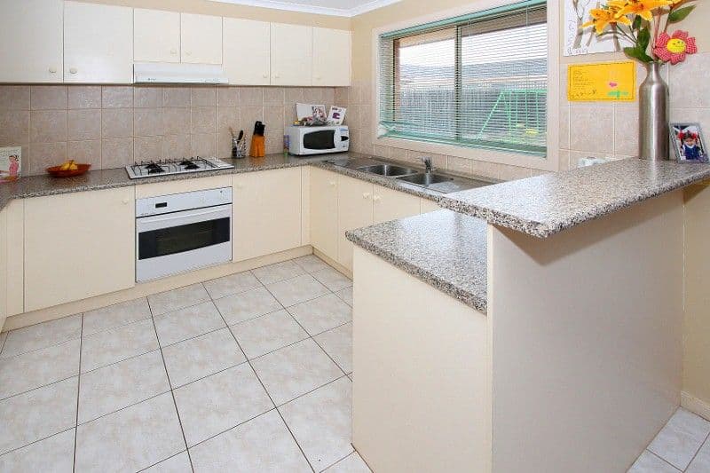 11 Varna Court, HILLSIDE VIC 3037, Hillside - Thumbnail 2
