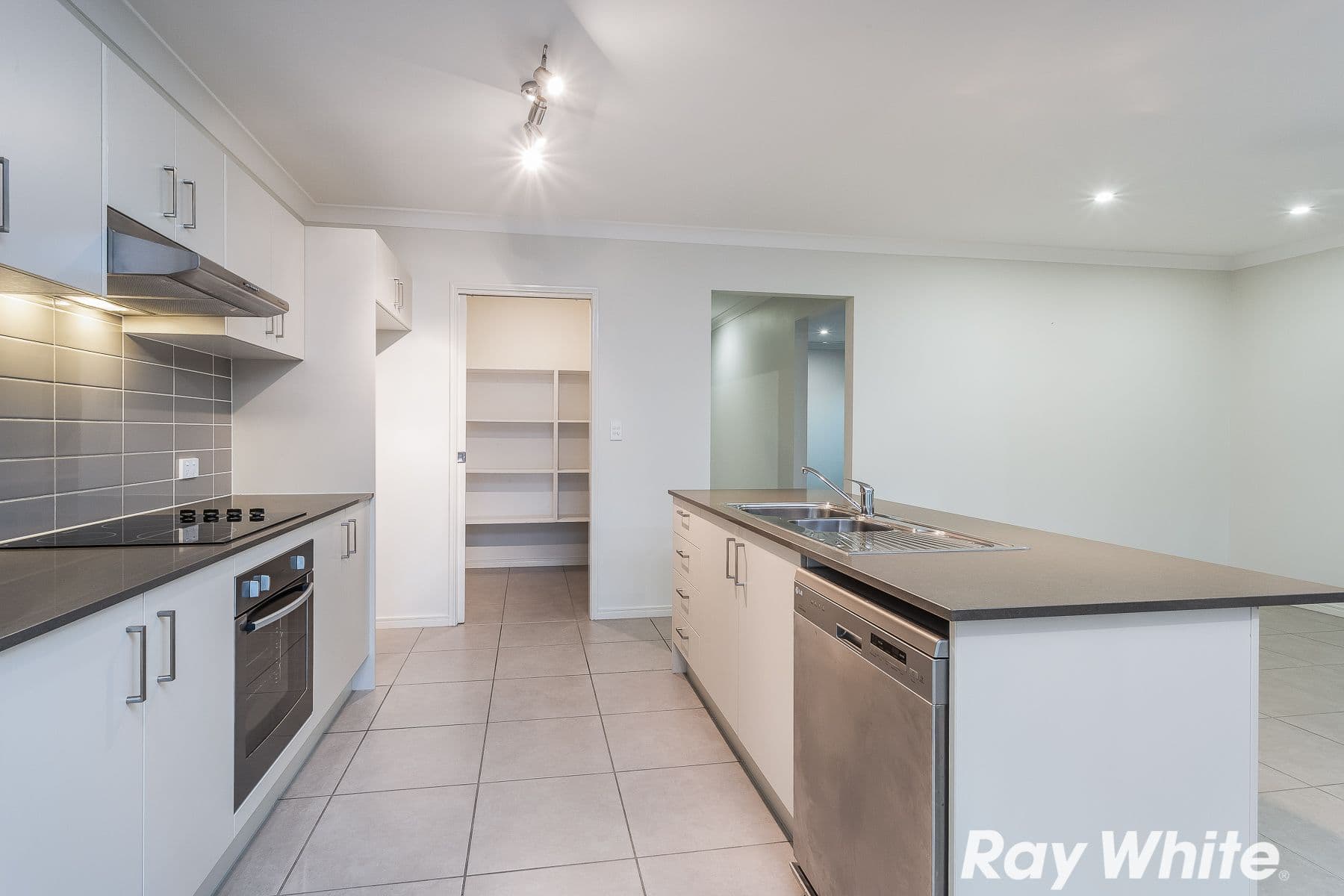 17 Wallin Street, Kedron QLD 4031, Kedron - Thumbnail 7