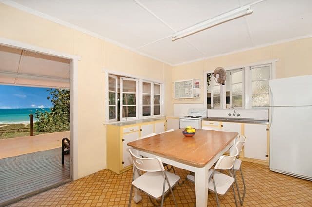 404 The Esplanade, PALM BEACH QLD 4221, Palm Beach - Thumbnail 5