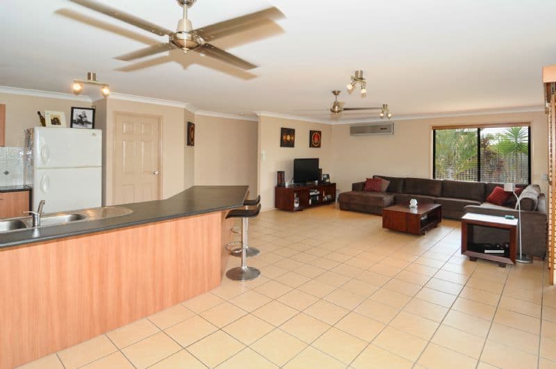 32 Montserrat Crescent, CALOUNDRA WEST QLD 4551, Caloundra West - Thumbnail 3