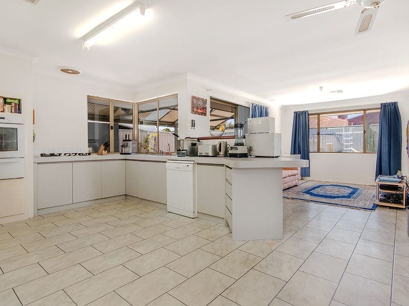 7 Darwin Place, Warnbro WA 6169, Warnbro - Thumbnail 3