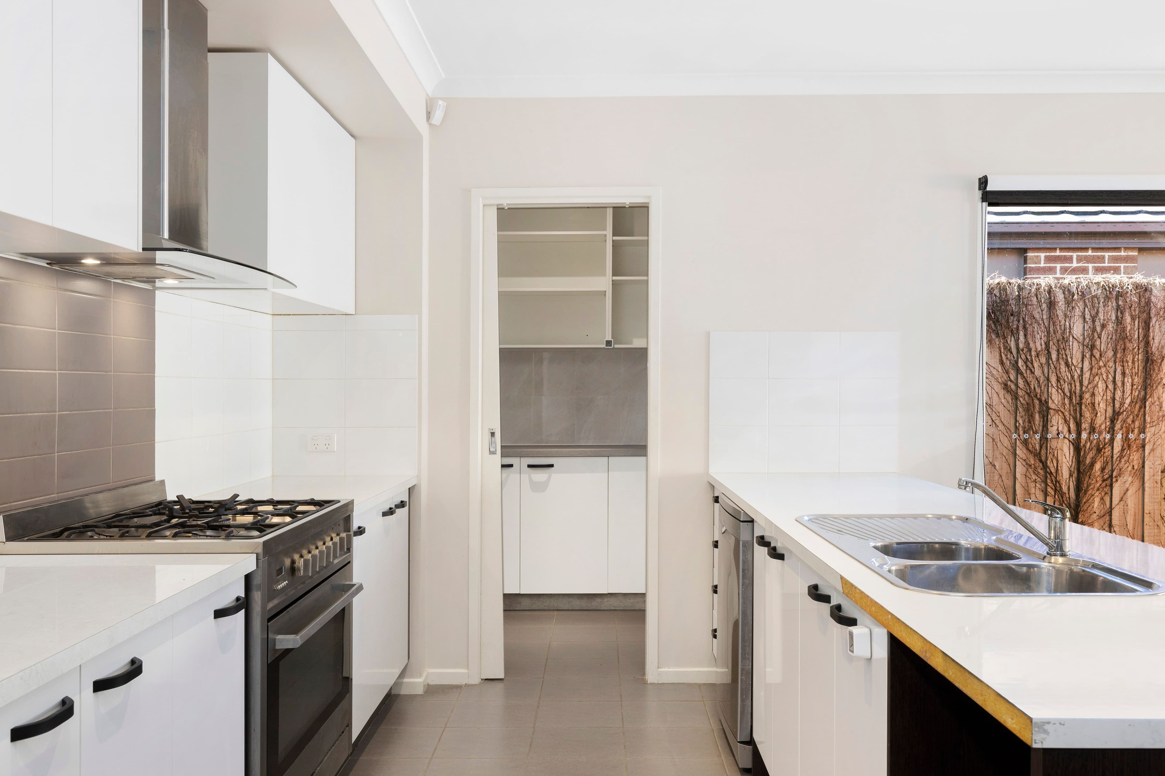 209 Painted Hills Road, Doreen VIC 3754, Doreen - Thumbnail 4