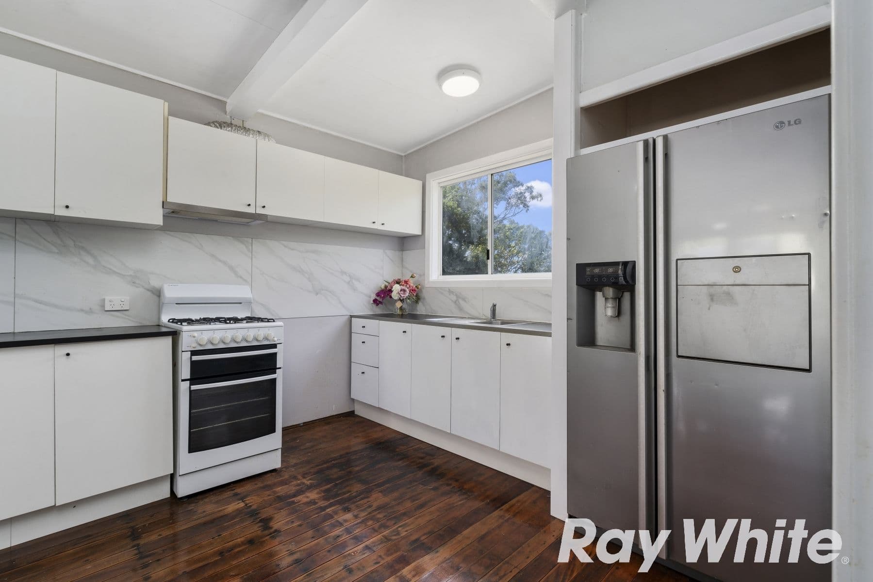 27 Row Street, Kilcoy QLD 4515, Kilcoy - Thumbnail 2