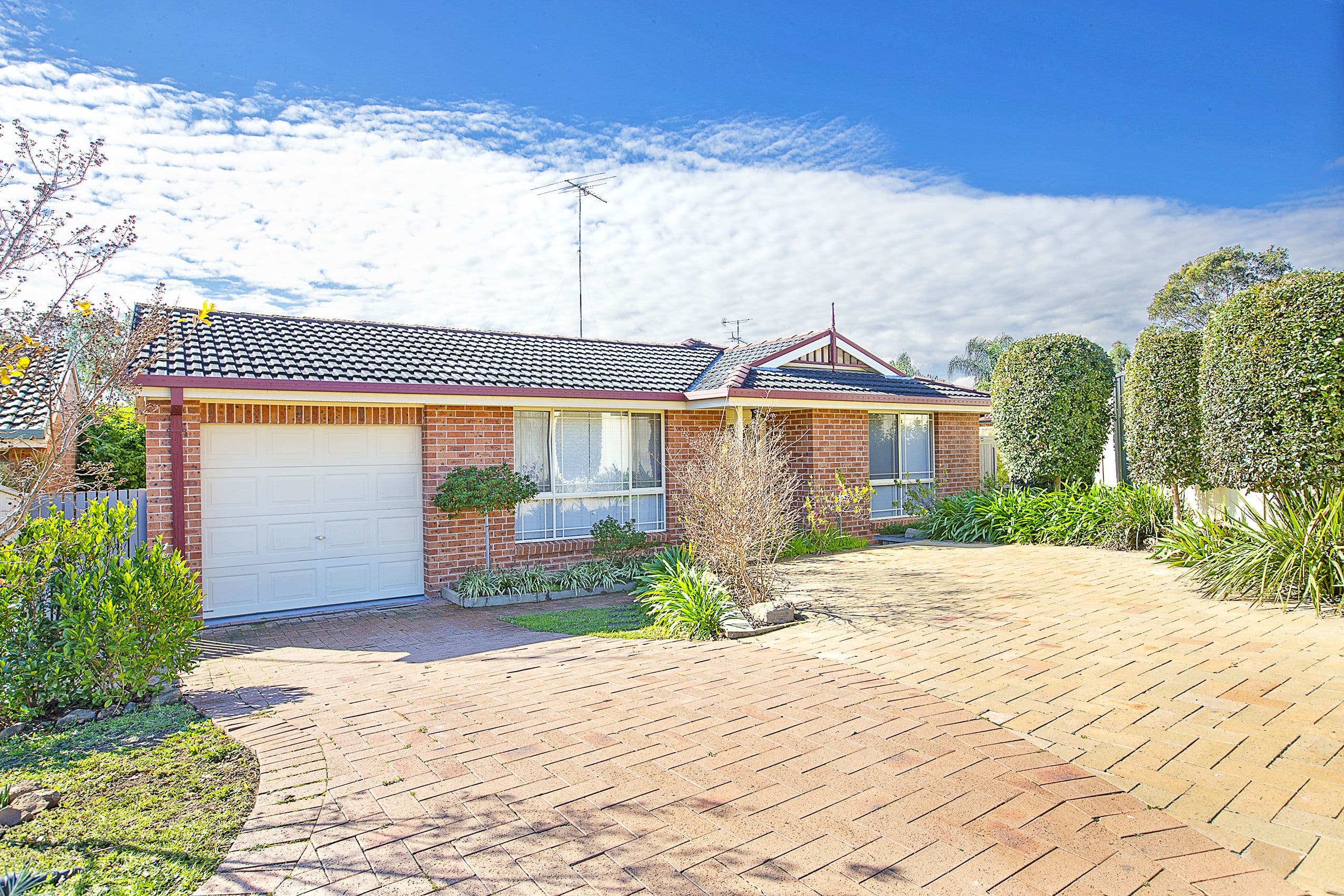 5 Becke Court, Glenmore Park - Image 1