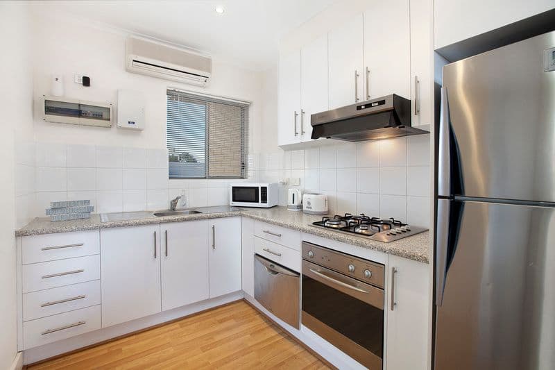 205 Lady Gowrie Drive, LARGS BAY SA 5016, Largs Bay - Thumbnail 4