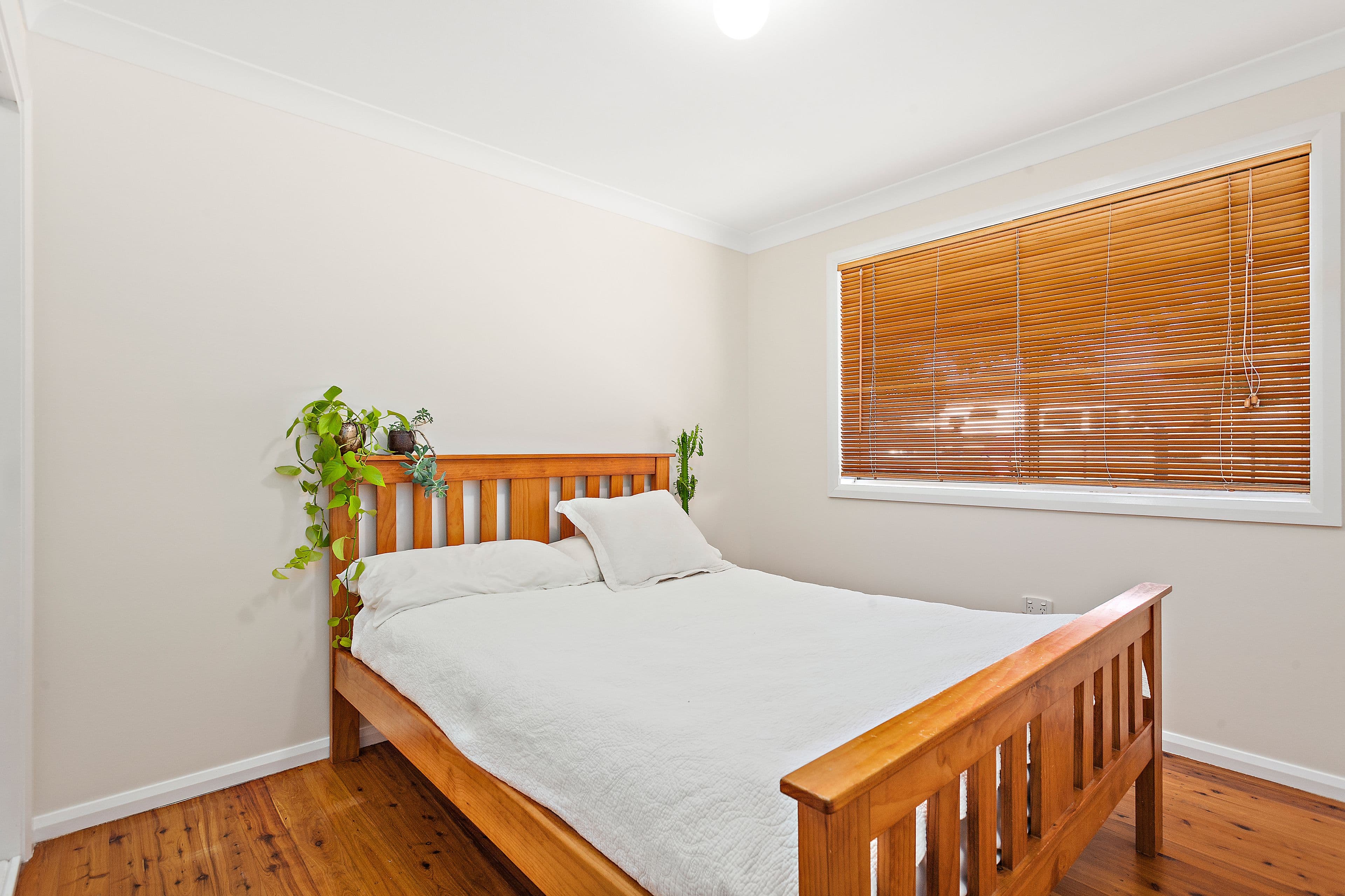 99 Devonshire Crescent, Oak Flats - Thumbnail 5