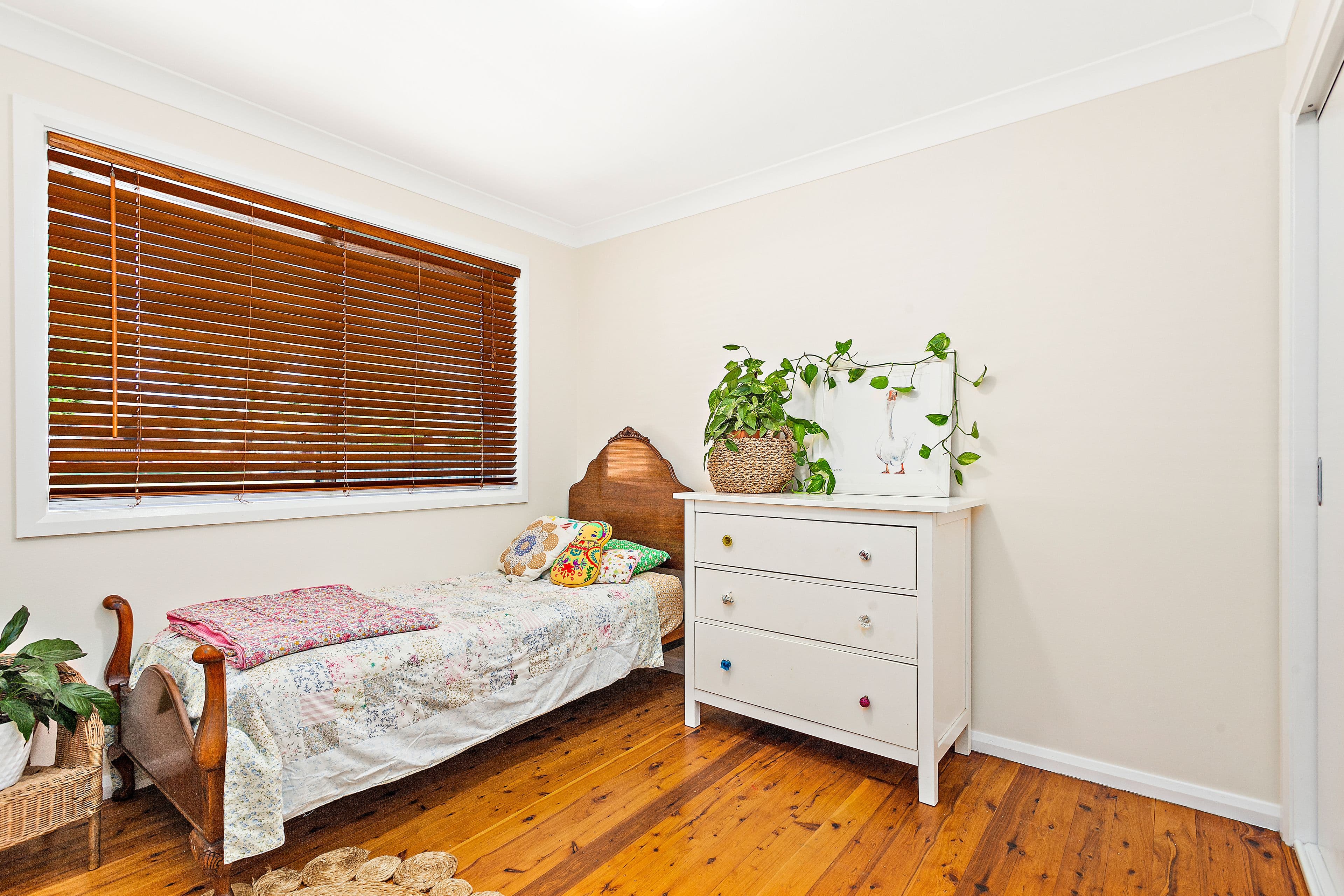 99 Devonshire Crescent, Oak Flats - Thumbnail 6