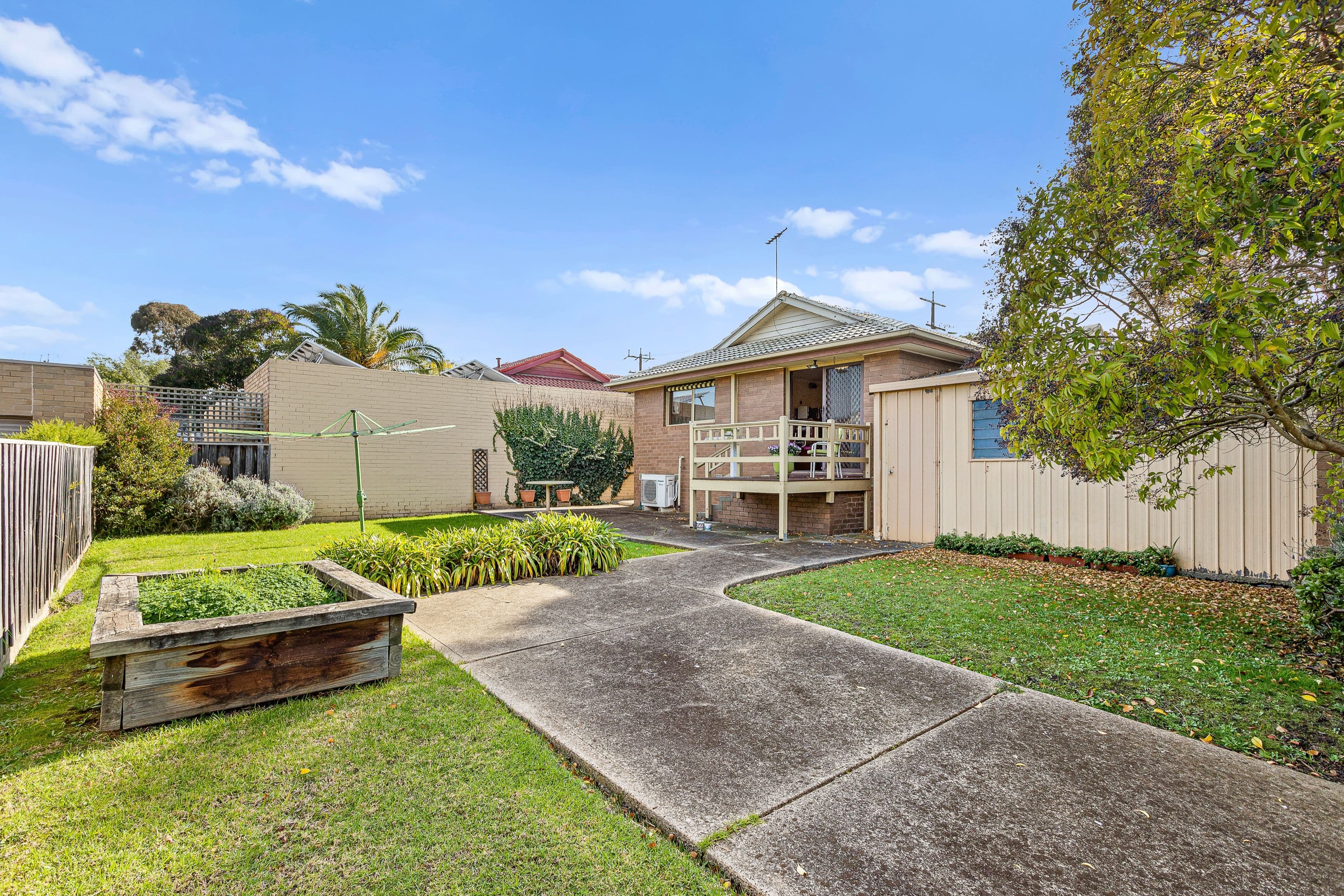 42 Medora Avenue, Bundoora VIC 3083, Bundoora - Thumbnail 2