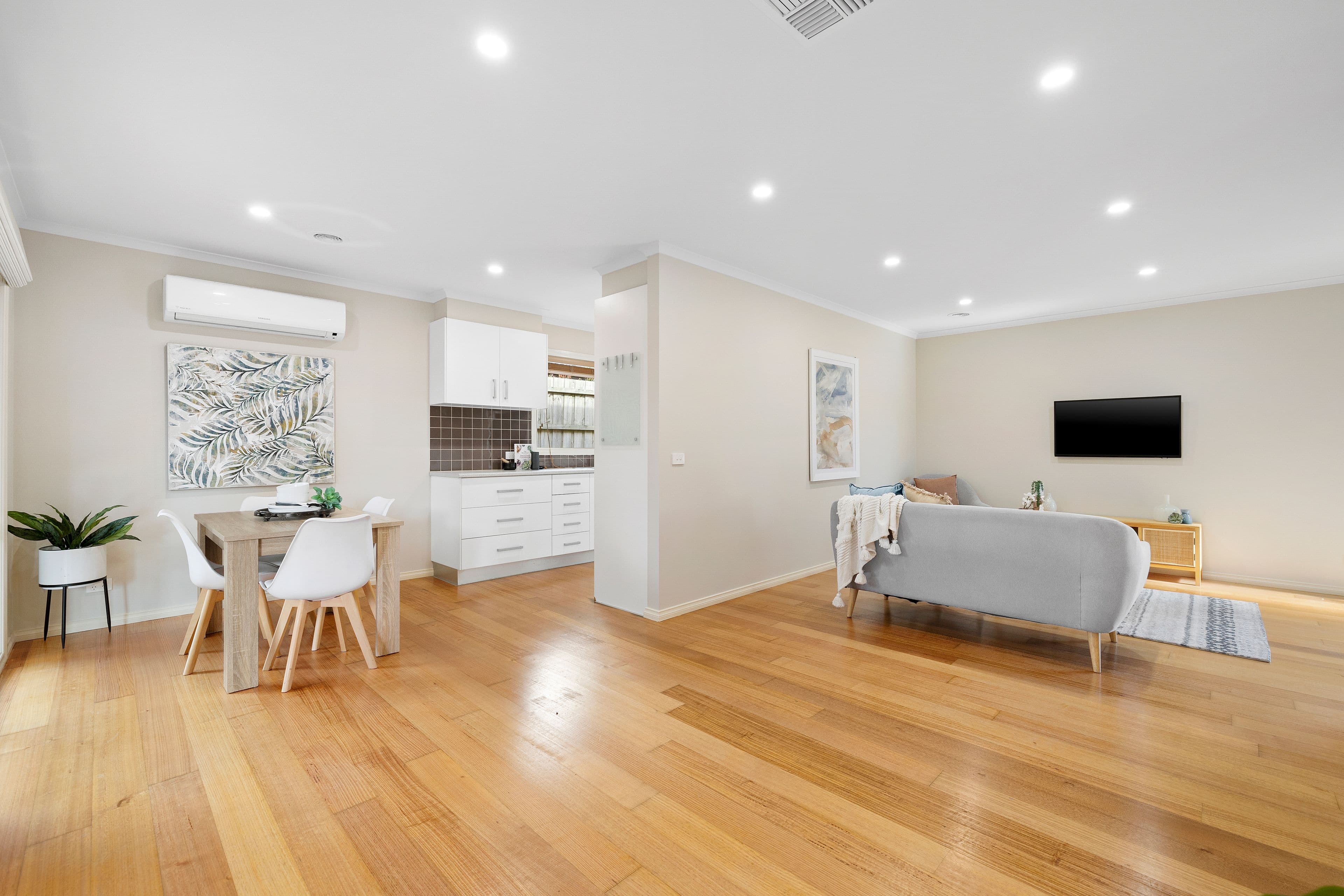 4 Burchall Crescent, Rowville VIC 3178, Rowville - Thumbnail 3
