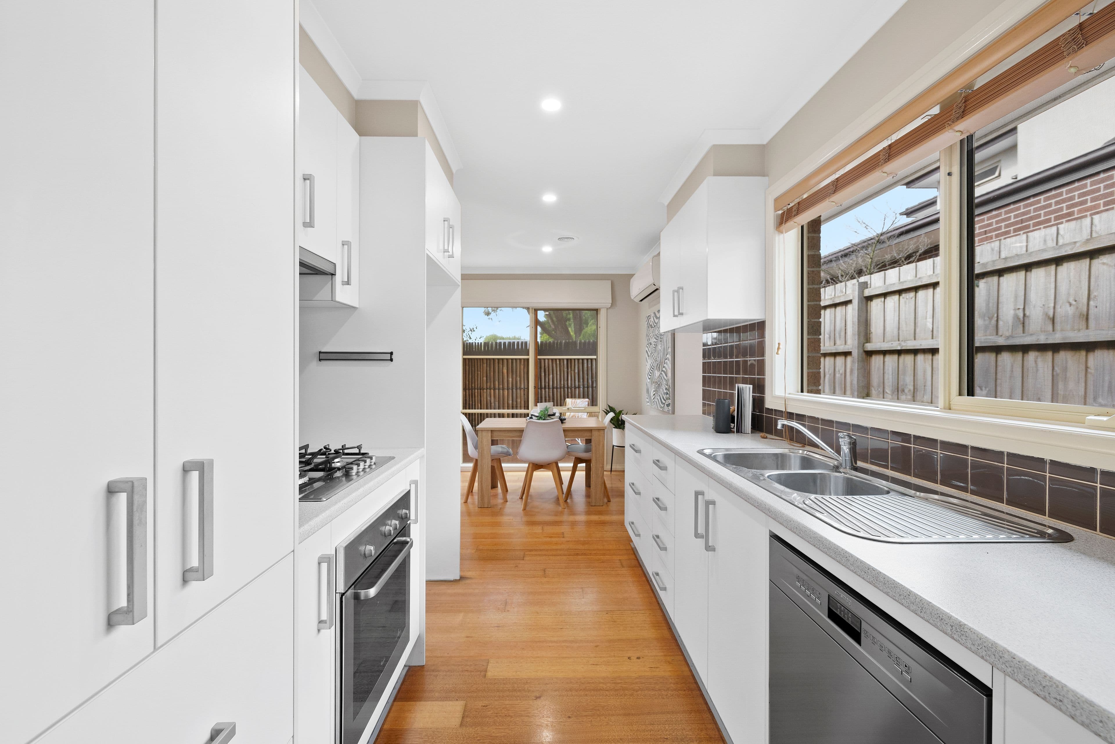 4 Burchall Crescent, Rowville VIC 3178, Rowville - Thumbnail 5