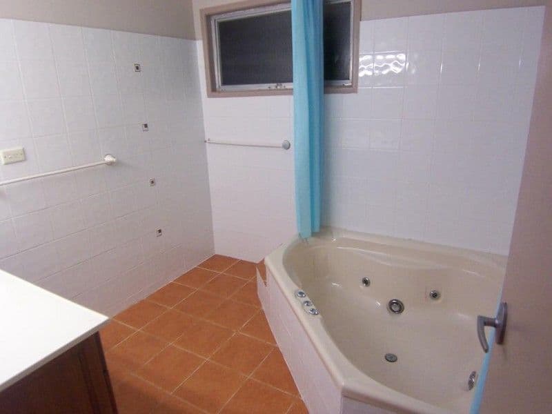 MOUNT GRAVATT EAST QLD 4122, Mount Gravatt East - Thumbnail 3