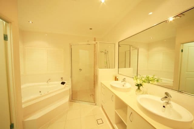 42 McIlwraith Avenue, NORMAN PARK QLD 4170, Norman Park - Thumbnail 8