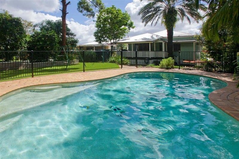 77 Raff Avenue, HOLLAND PARK QLD 4121, Holland Park - Thumbnail 2