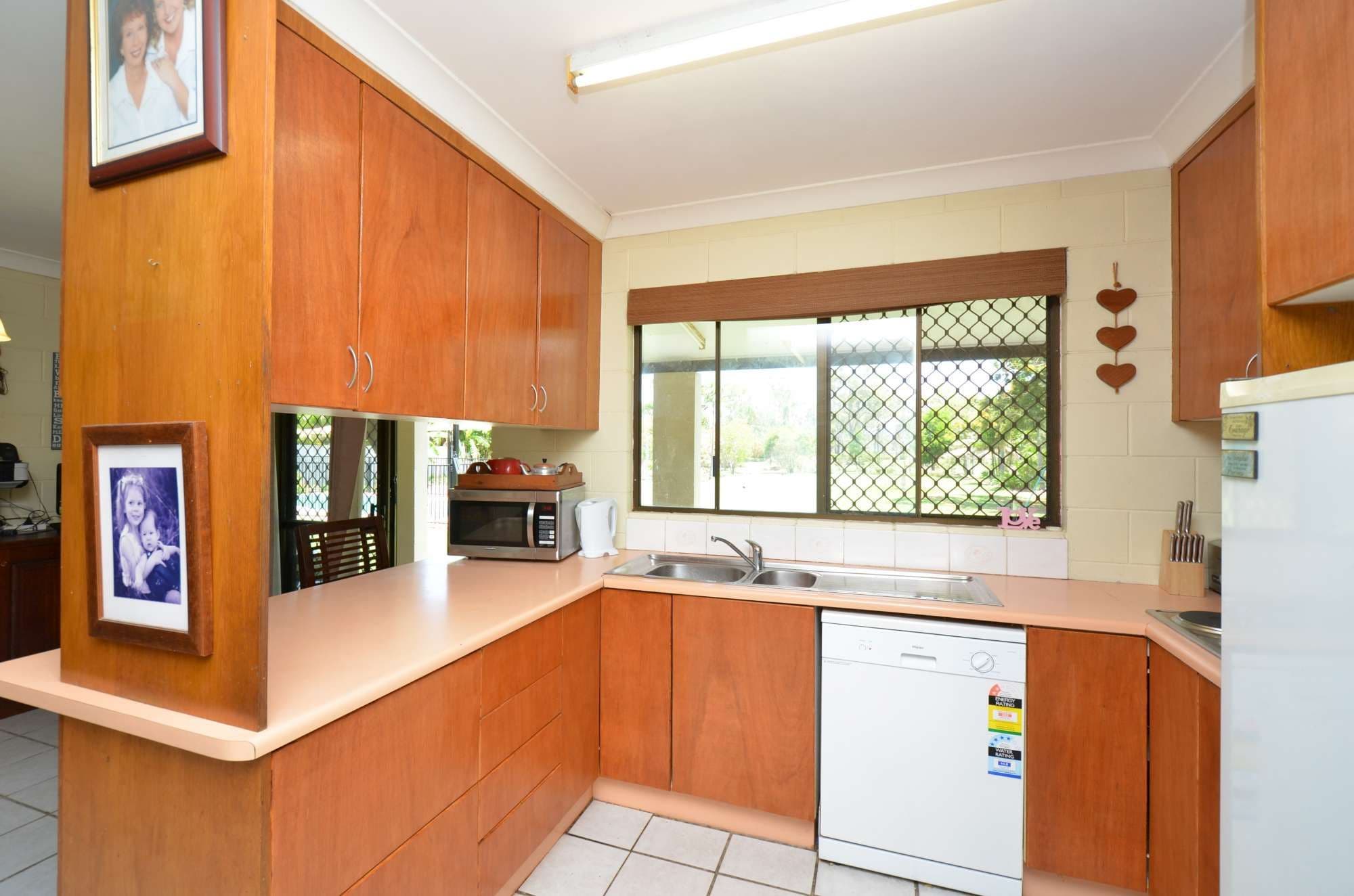42 Macquarie Street, JENSEN QLD 4818, Jensen - Thumbnail 2