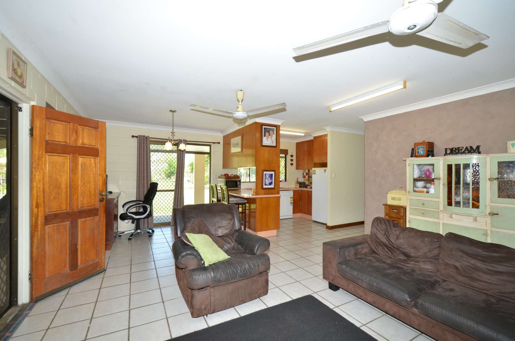 42 Macquarie Street, JENSEN QLD 4818, Jensen - Thumbnail 3