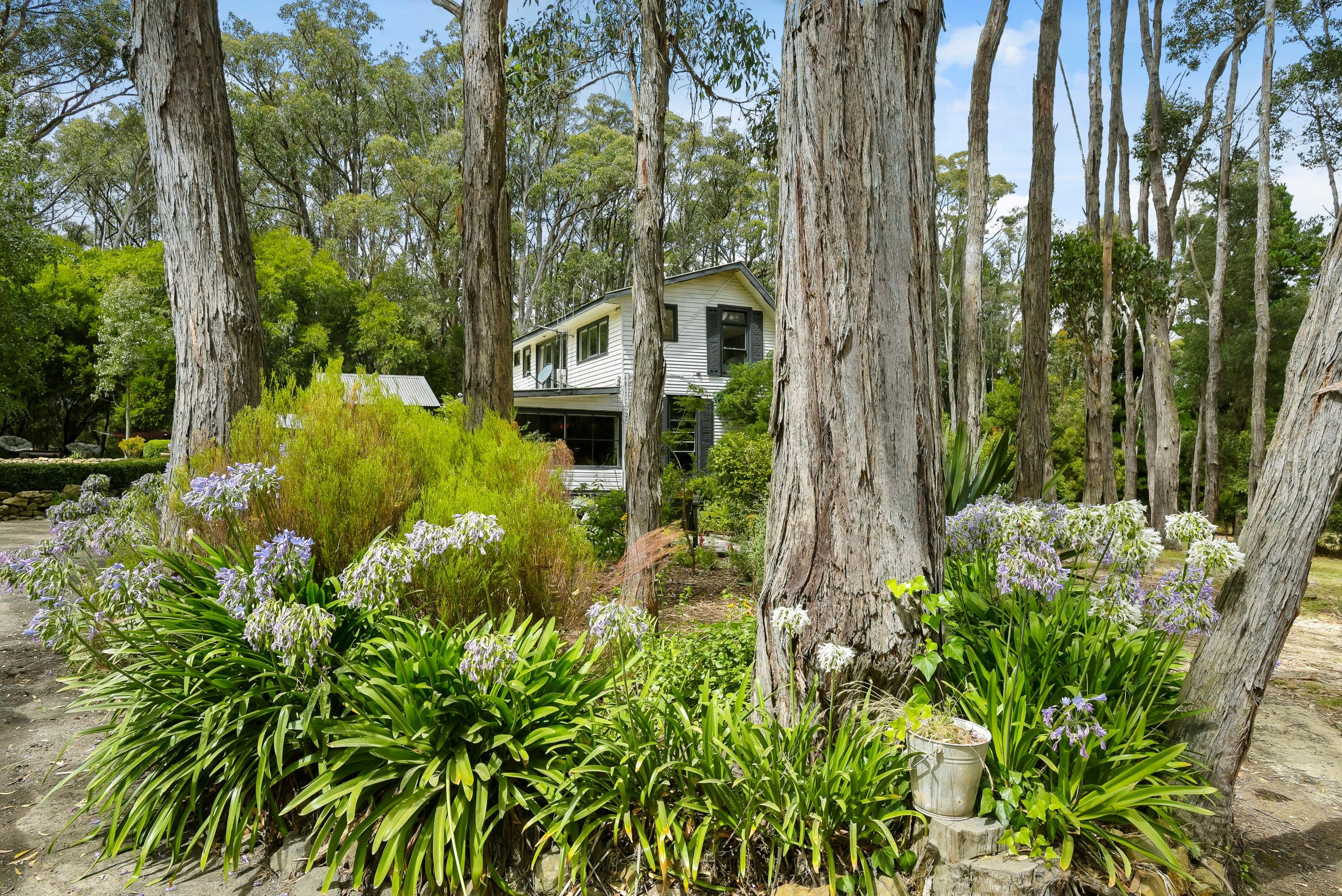 (1 & 2) 44 Donalds Road, Woodend VIC 3442, Woodend - Thumbnail 2