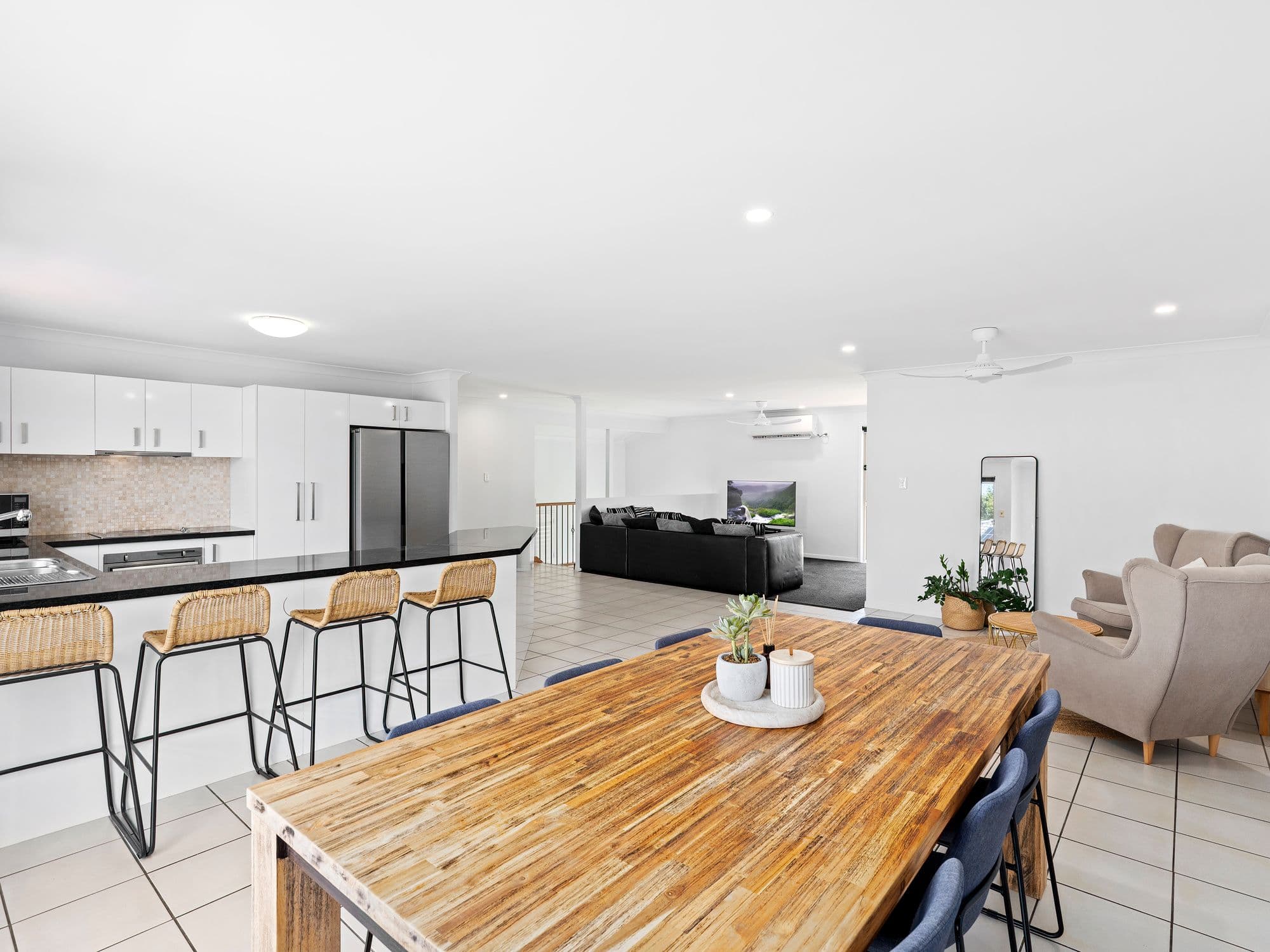 1 Mellissah Crescent, Arundel QLD 4214, Arundel - Thumbnail 2