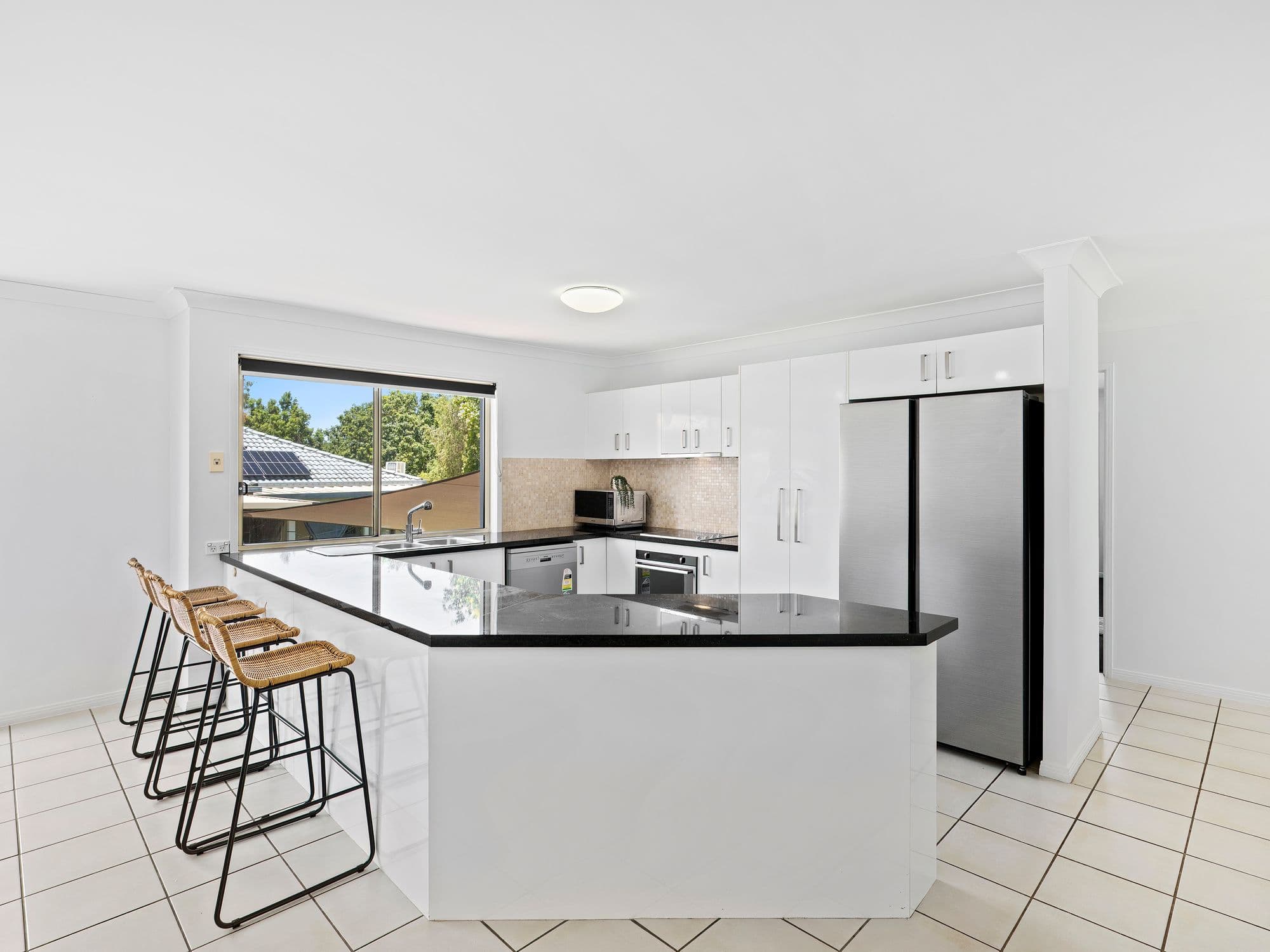 1 Mellissah Crescent, Arundel QLD 4214, Arundel - Thumbnail 4