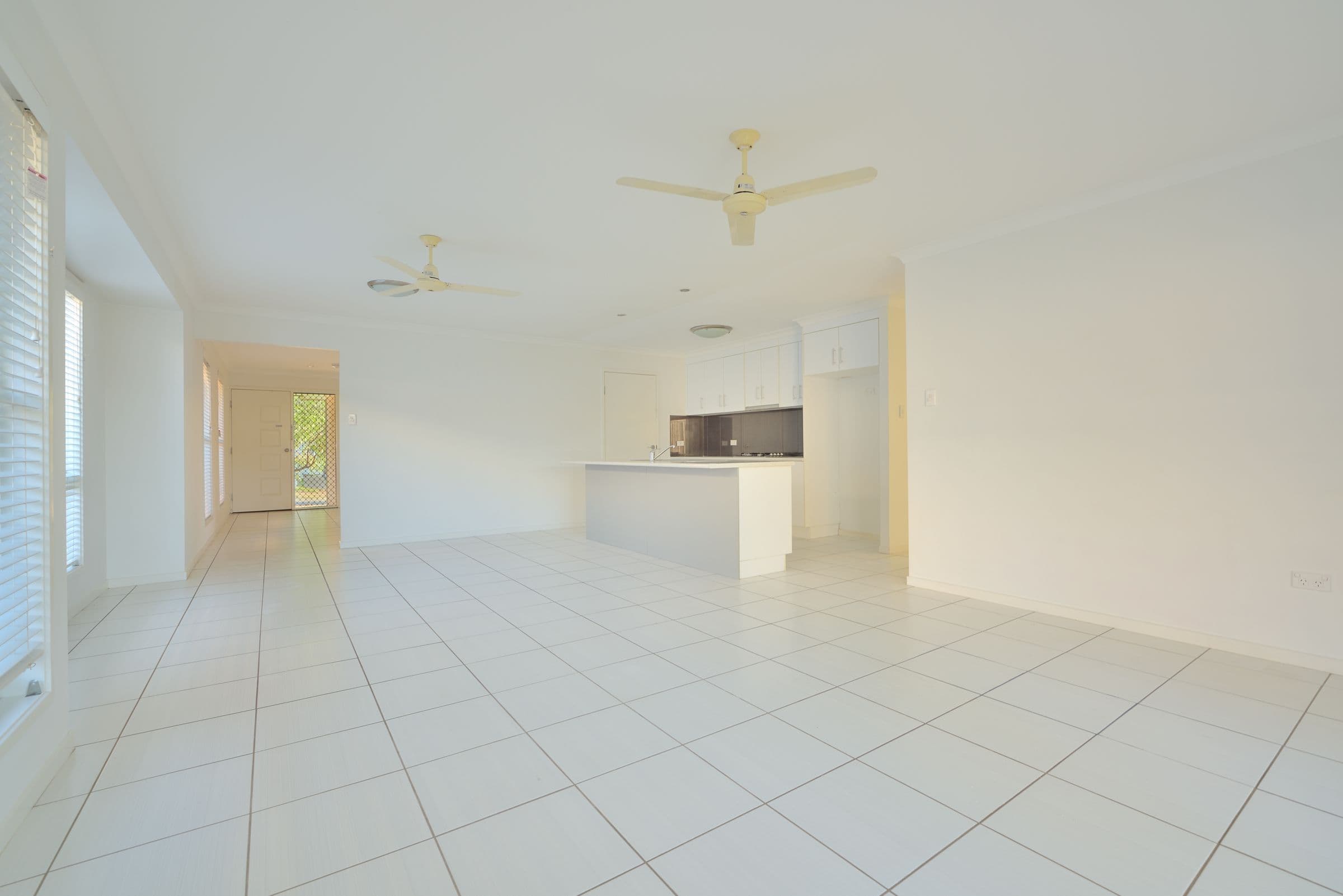 9 Sundowner Road, Clinton QLD 4680, Clinton - Thumbnail 2