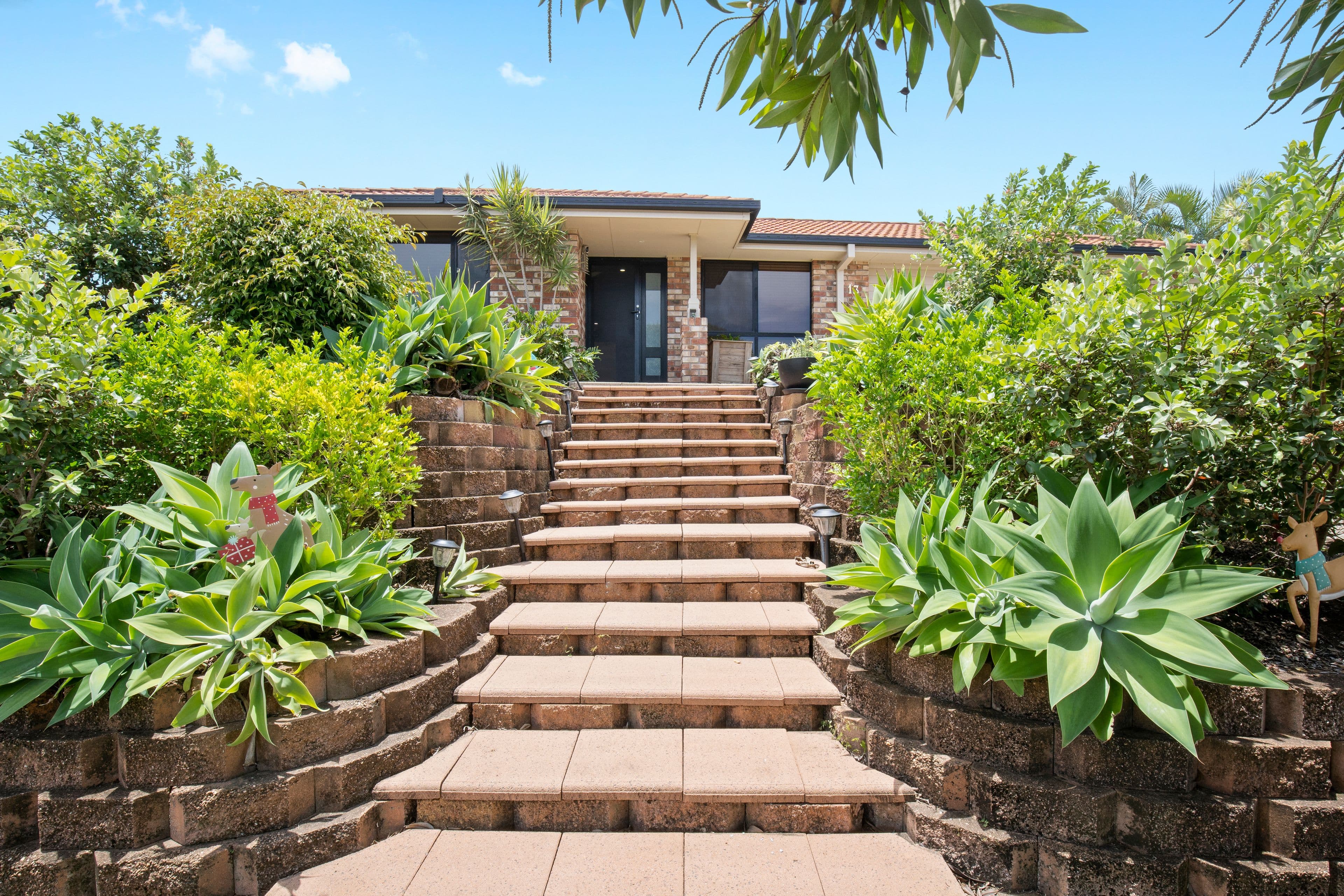 13 Beaumont Crescent, Pacific Pines QLD 4211, Pacific Pines - Thumbnail 4