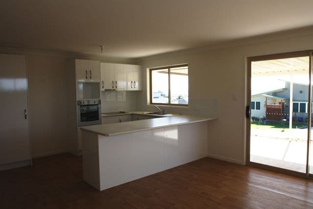 4 Lookout Place, WARWICK QLD 4370, Warwick - Thumbnail 8