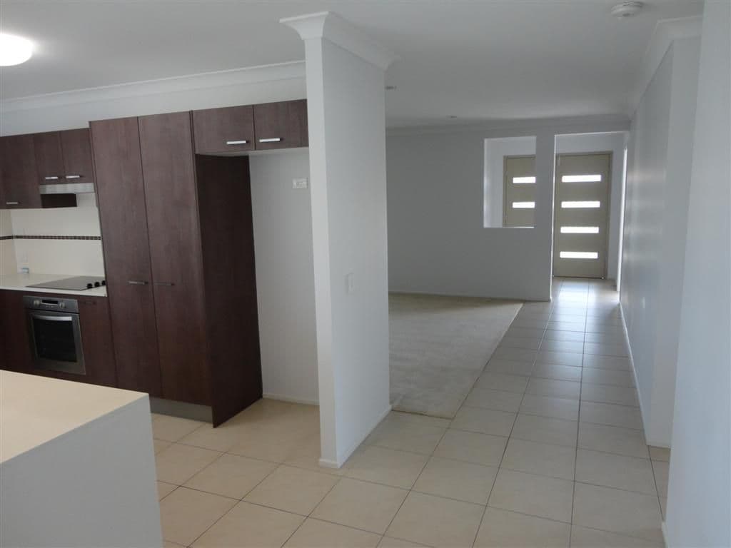 49 Lady Penrhyn Drive, ELI WATERS QLD 4655, Eli Waters - Thumbnail 2