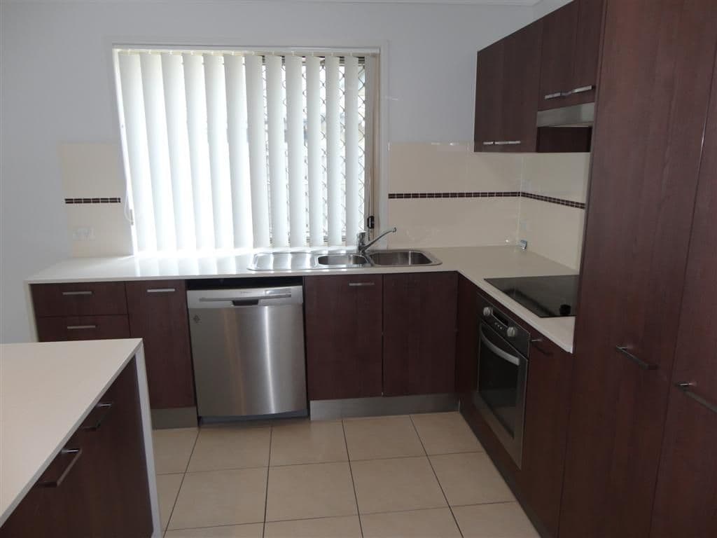 49 Lady Penrhyn Drive, ELI WATERS QLD 4655, Eli Waters - Thumbnail 6