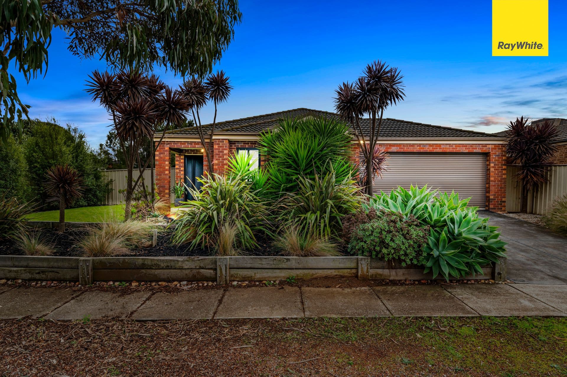 39 Featherhead Way, HARKNESS VIC 3337, Harkness - Thumbnail 2